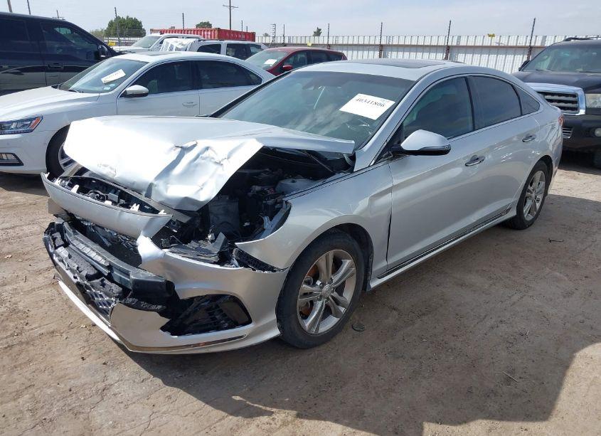 Photo 2 of 2019 Hyundai Sonata SPORT (VIN 5NPE34AF0KH738426)