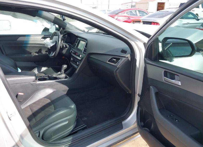 Photo 5 of 2019 Hyundai Sonata SPORT (VIN 5NPE34AF0KH738426)