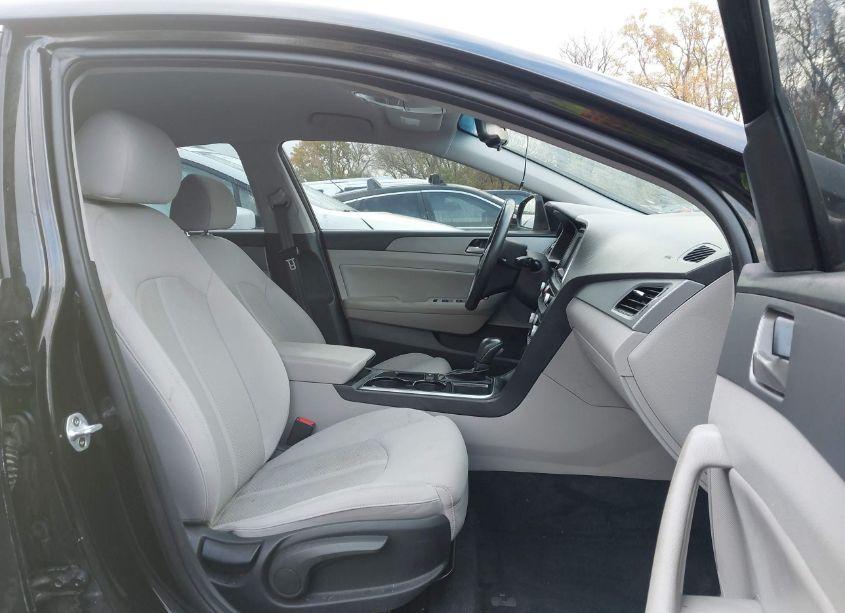 Photo 5 of 2019 Hyundai Sonata SEL (VIN 5NPE34AF0KH802822)