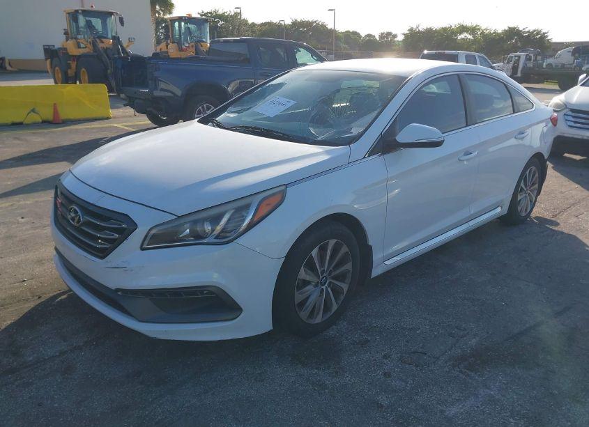 Photo 2 of 2015 Hyundai Sonata SPORT (VIN 5NPE34AF1FH032720)