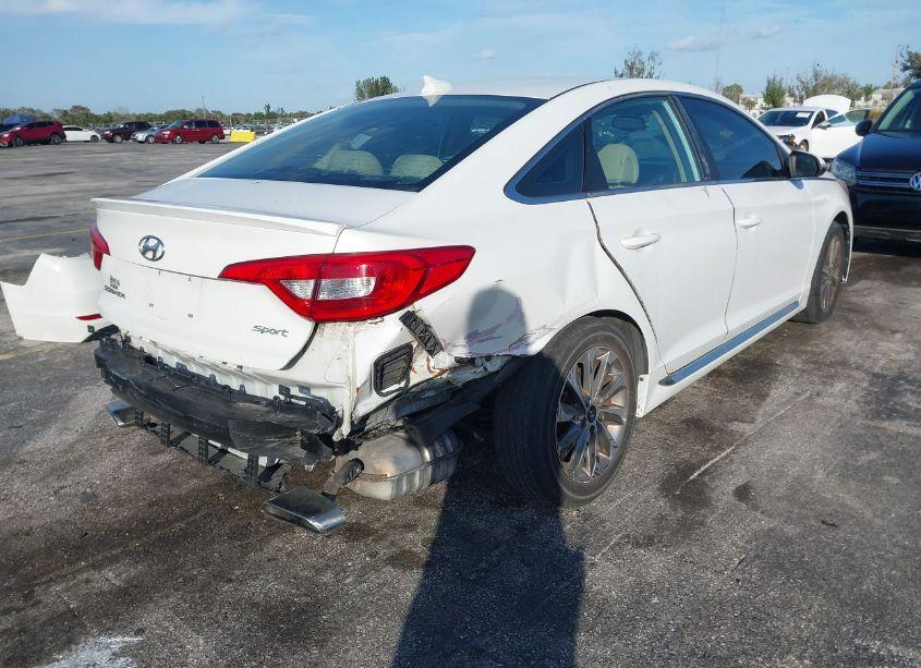 Photo 4 of 2015 Hyundai Sonata SPORT (VIN 5NPE34AF1FH032720)
