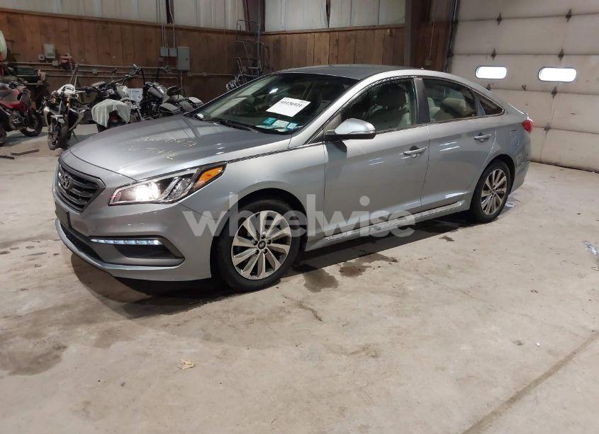 Photo 2 of 2015 Hyundai Sonata SPORT (VIN 5NPE34AF1FH058928)