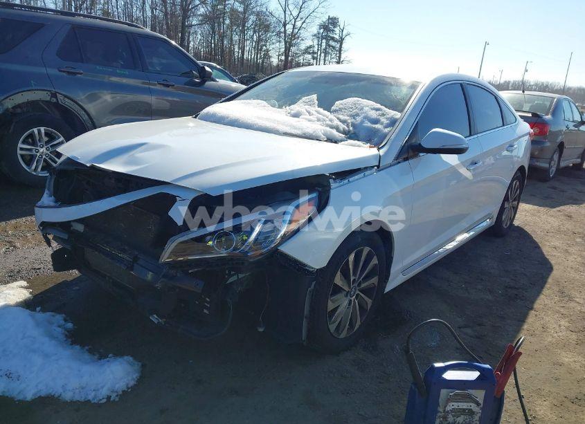 Photo 2 of 2015 Hyundai Sonata SPORT (VIN 5NPE34AF1FH085854)