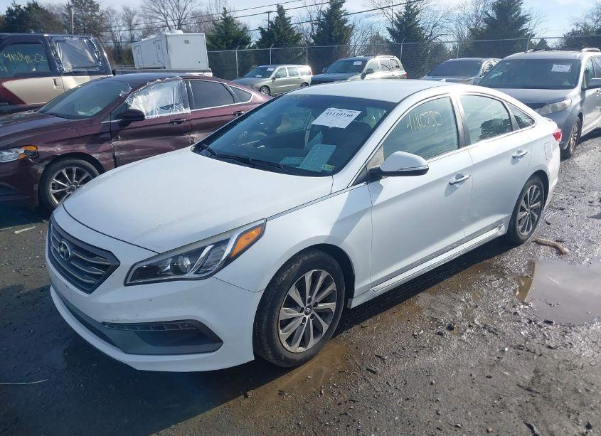 Photo 2 of 2015 Hyundai Sonata SPORT (VIN 5NPE34AF1FH115743)