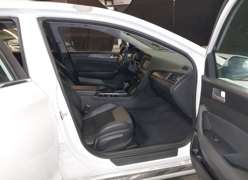 Photo 5 of 2017 Hyundai Sonata SPORT (VIN 5NPE34AF1HH468129)