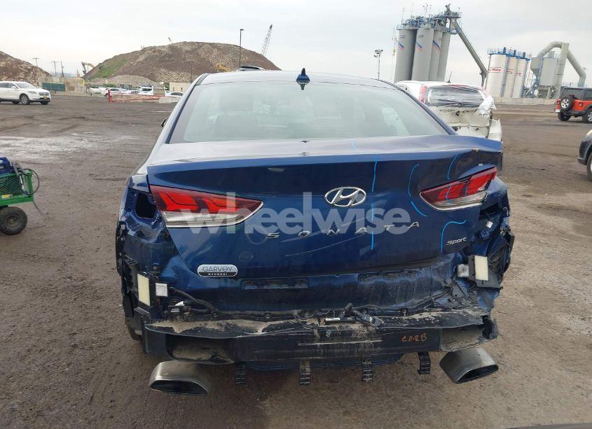 Photo 16 of 2018 Hyundai Sonata SPORT (VIN 5NPE34AF1JH671995)
