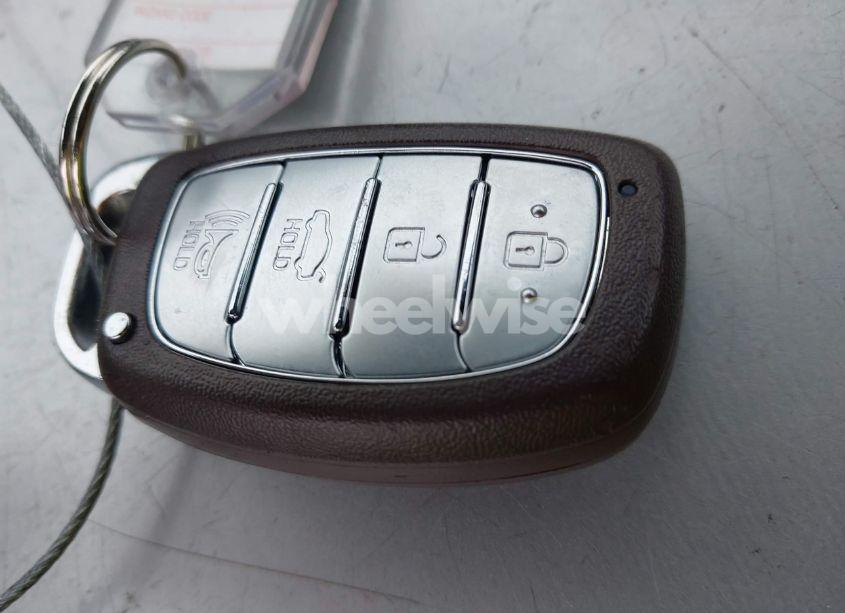 Photo 11 of 2019 Hyundai Sonata LIMITED (VIN 5NPE34AF1KH808483)