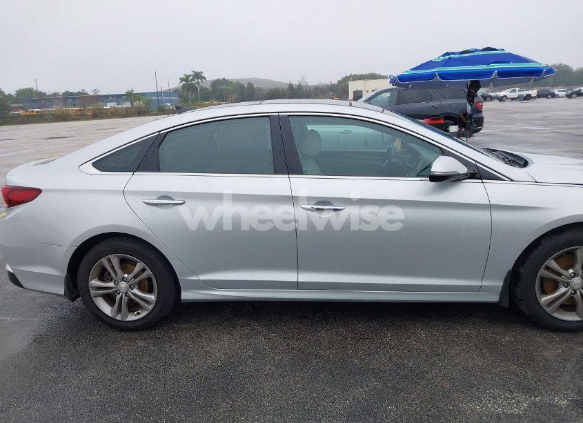 Photo 13 of 2019 Hyundai Sonata LIMITED (VIN 5NPE34AF1KH808483)