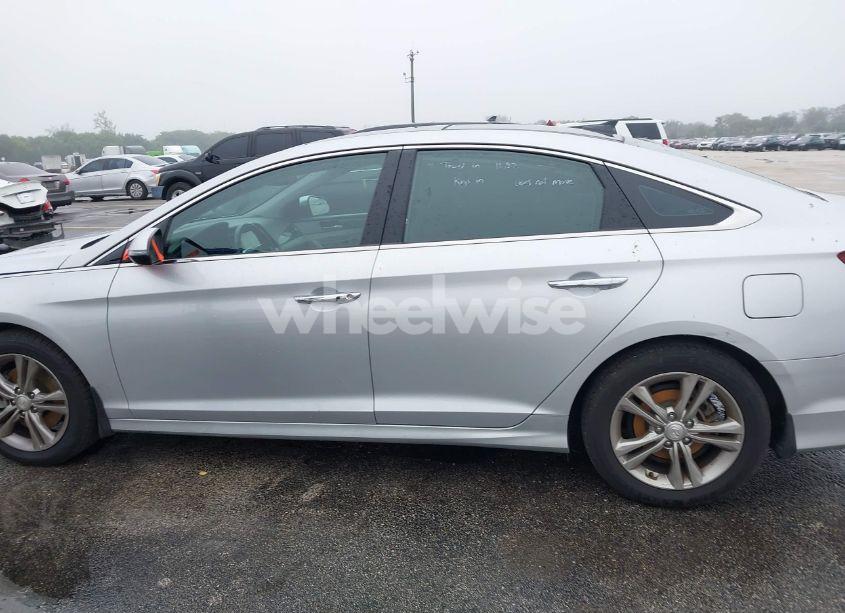 Photo 14 of 2019 Hyundai Sonata LIMITED (VIN 5NPE34AF1KH808483)