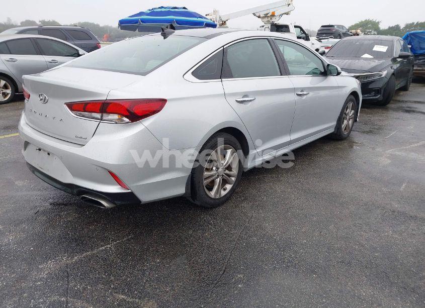 Photo 4 of 2019 Hyundai Sonata LIMITED (VIN 5NPE34AF1KH808483)