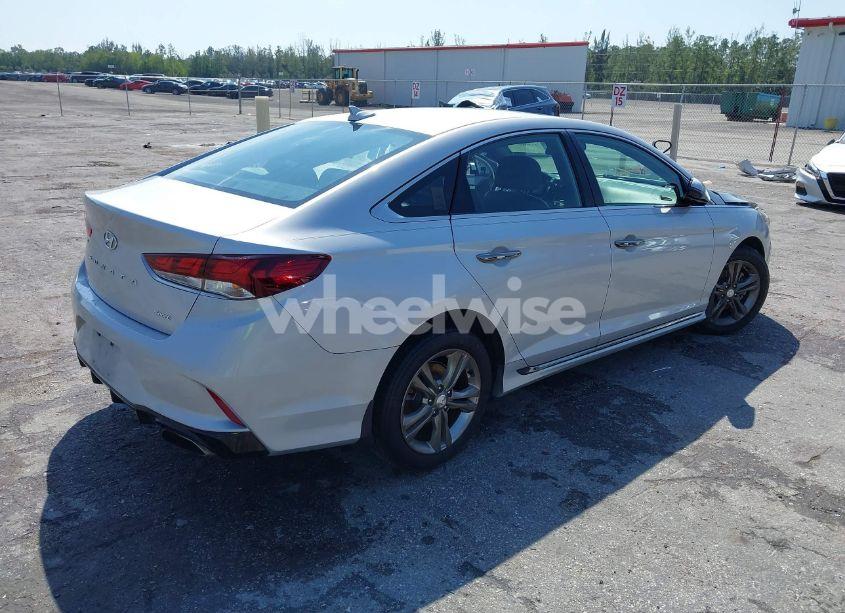 Photo 4 of 2019 Hyundai Sonata SPORT (VIN 5NPE34AF1KH816034)