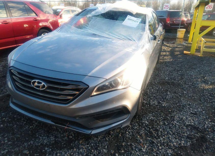 Photo 2 of 2015 Hyundai Sonata SPORT (VIN 5NPE34AF2FH034895)