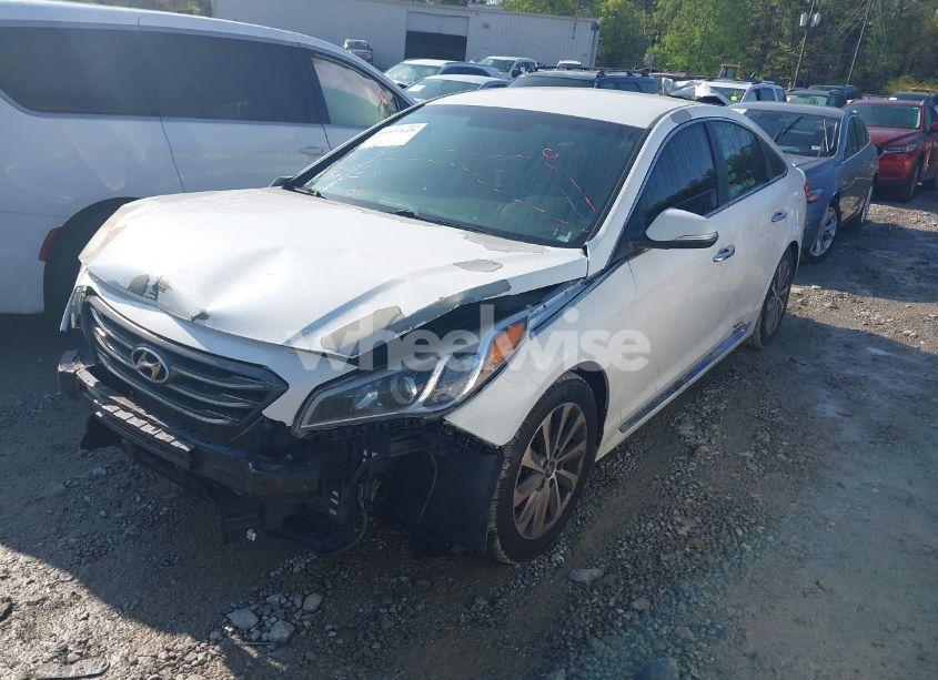 Photo 2 of 2015 Hyundai Sonata SPORT (VIN 5NPE34AF2FH055617)