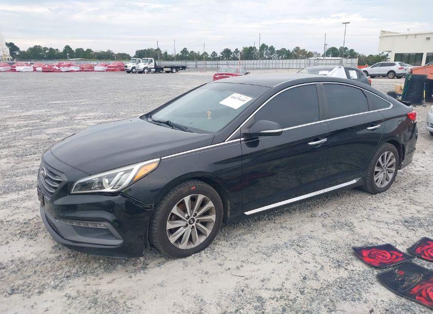 Photo 2 of 2015 Hyundai Sonata SPORT (VIN 5NPE34AF2FH097799)