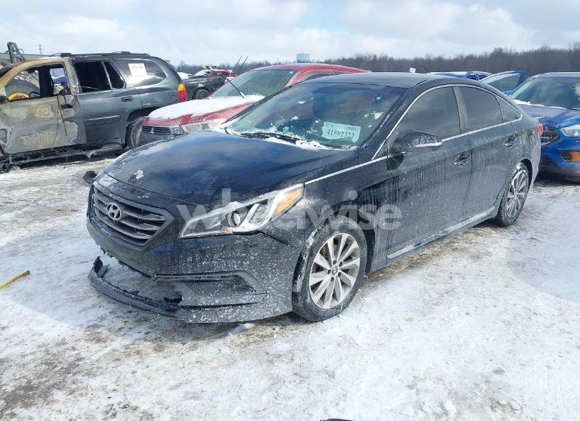 Photo 2 of 2015 Hyundai Sonata SPORT (VIN 5NPE34AF2FH113175)