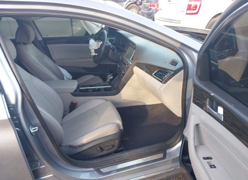 Photo 5 of 2016 Hyundai Sonata LIMITED (VIN 5NPE34AF2GH352419)