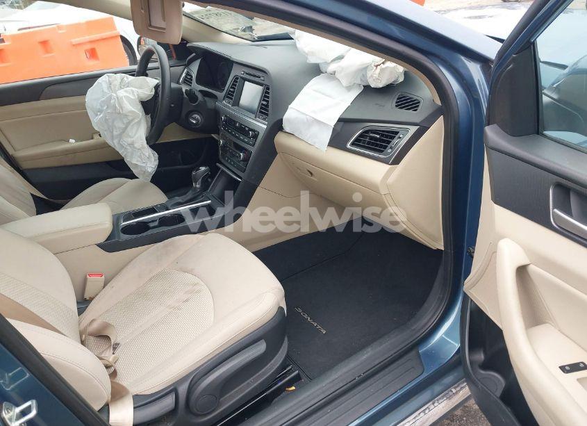 Photo 5 of 2017 Hyundai Sonata SPORT (VIN 5NPE34AF2HH523882)