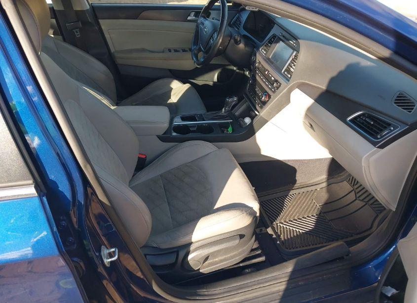 Photo 5 of 2017 Hyundai Sonata SPORT (VIN 5NPE34AF2HH575237)