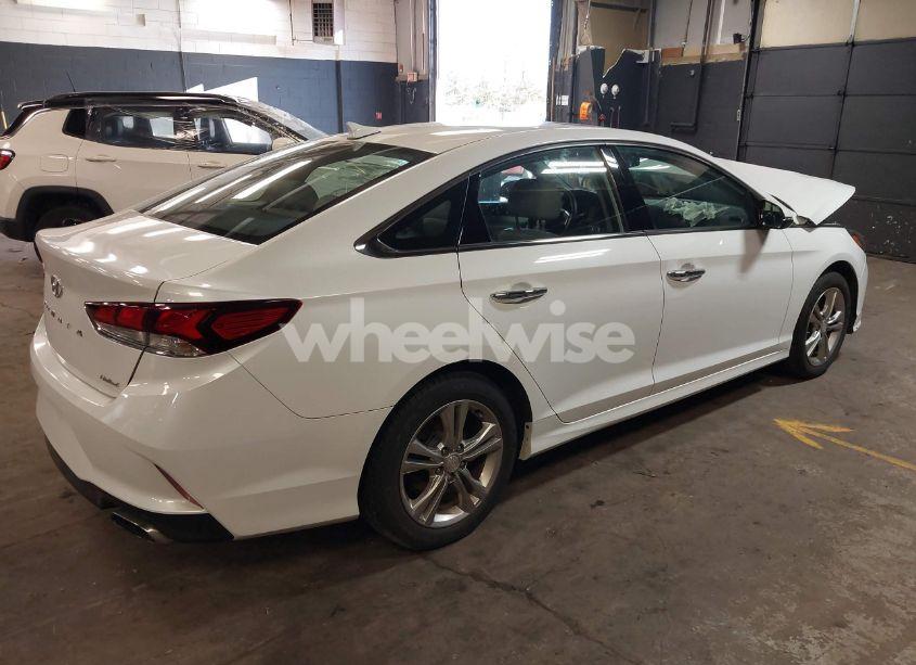Photo 4 of 2018 Hyundai Sonata LIMITED (VIN 5NPE34AF2JH604872)