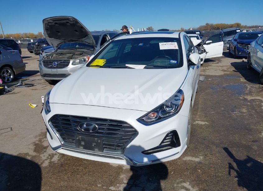 Photo 2 of 2018 Hyundai Sonata LIMITED (VIN 5NPE34AF2JH607416)