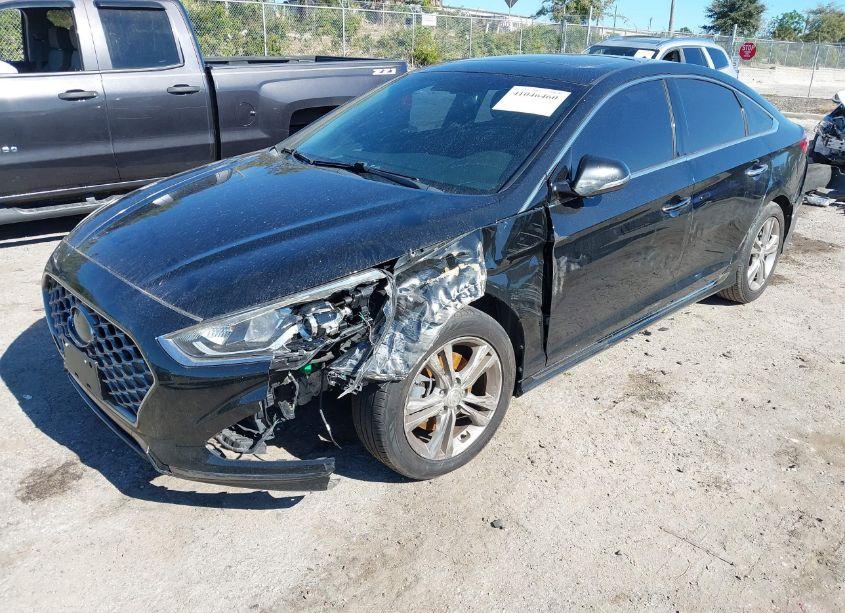 Photo 2 of 2018 Hyundai Sonata SPORT (VIN 5NPE34AF2JH680091)