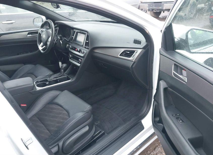 Photo 5 of 2019 Hyundai Sonata SPORT (VIN 5NPE34AF2KH766373)
