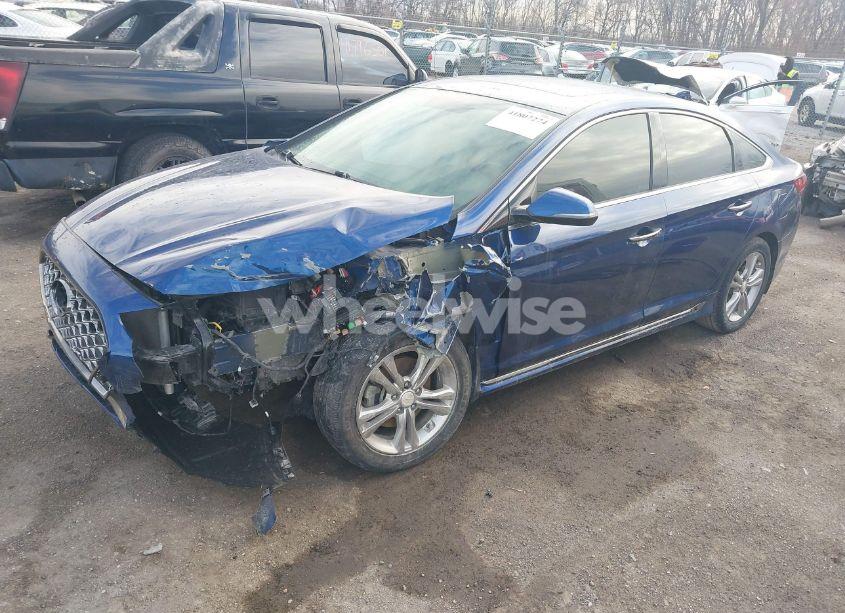 Photo 2 of 2019 Hyundai Sonata SPORT (VIN 5NPE34AF2KH772139)