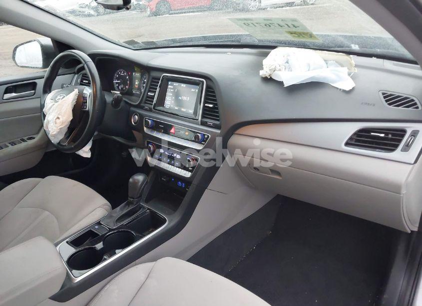 Photo 5 of 2019 Hyundai Sonata SEL (VIN 5NPE34AF2KH809108)