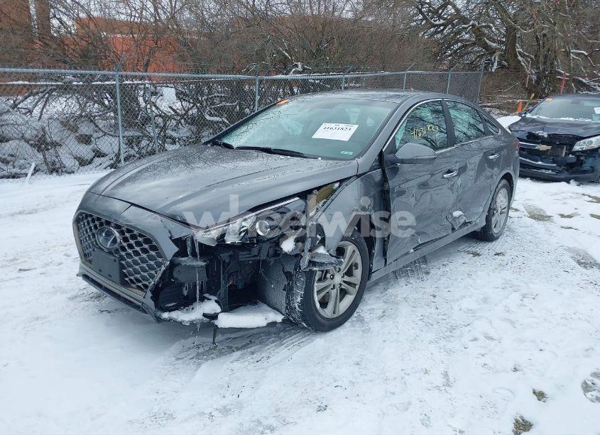 Photo 2 of 2019 Hyundai Sonata SEL (VIN 5NPE34AF2KH816737)