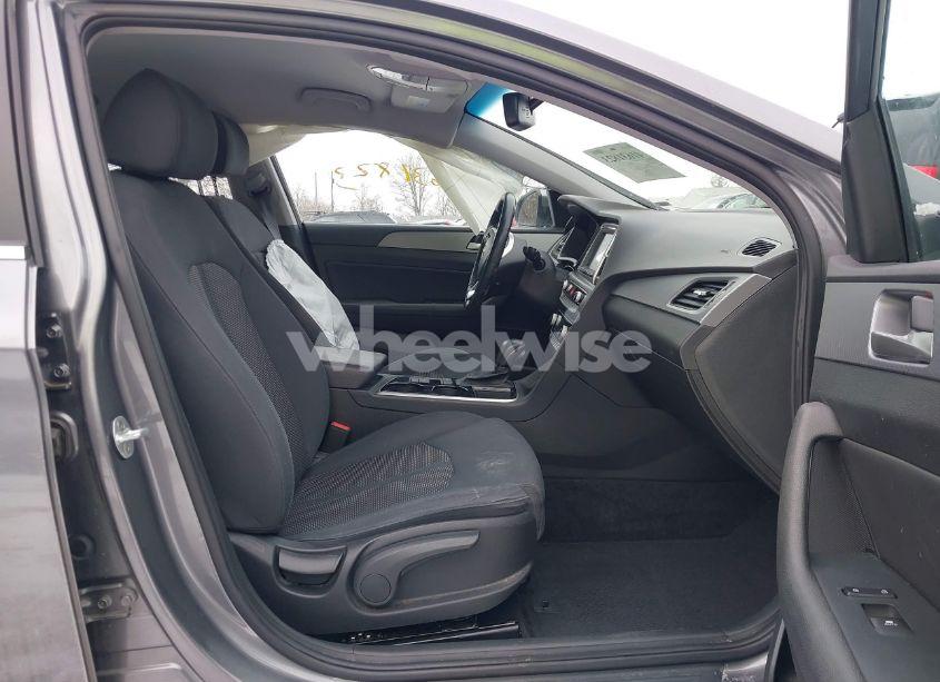 Photo 5 of 2019 Hyundai Sonata SEL (VIN 5NPE34AF2KH816737)