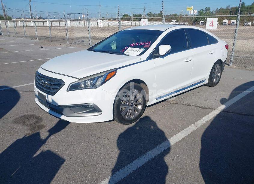 Photo 2 of 2015 Hyundai Sonata SPORT (VIN 5NPE34AF3FH021654)