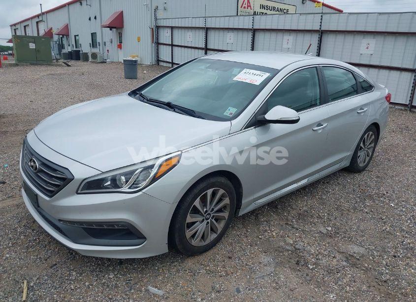 Photo 2 of 2015 Hyundai Sonata SPORT (VIN 5NPE34AF3FH043296)