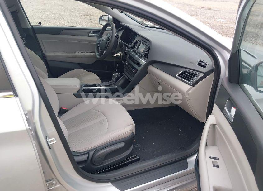 Photo 5 of 2015 Hyundai Sonata SPORT (VIN 5NPE34AF3FH043296)