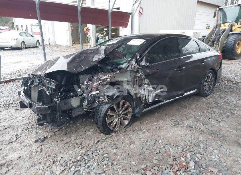 Photo 2 of 2015 Hyundai Sonata SPORT (VIN 5NPE34AF3FH208926)