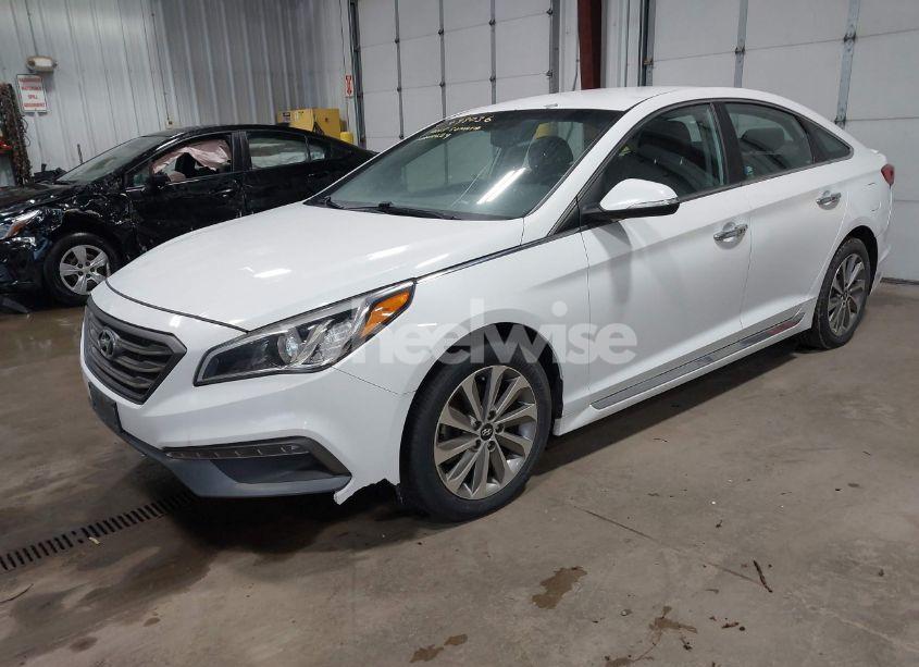 Photo 2 of 2015 Hyundai Sonata SPORT (VIN 5NPE34AF3FH251288)