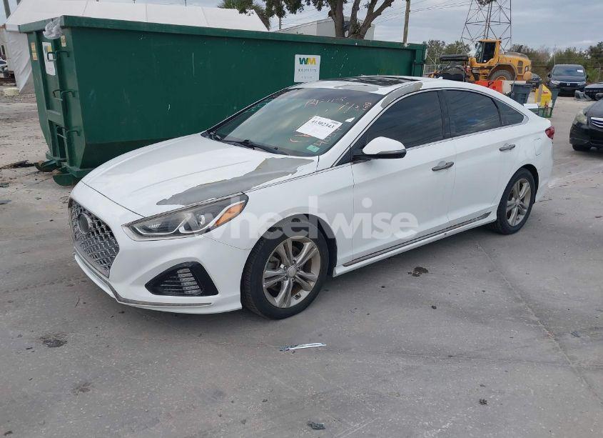 Photo 2 of 2018 Hyundai Sonata SPORT (VIN 5NPE34AF3JH615718)