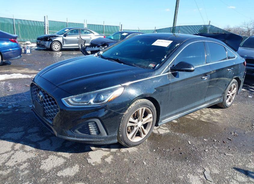 Photo 2 of 2018 Hyundai Sonata SPORT (VIN 5NPE34AF3JH697191)
