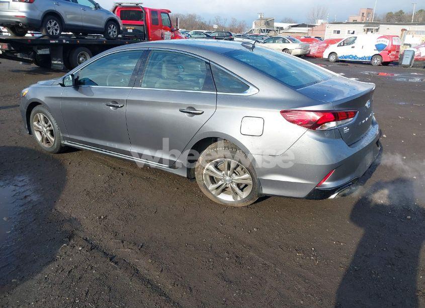 Photo 3 of 2019 Hyundai Sonata SPORT (VIN 5NPE34AF3KH820828)