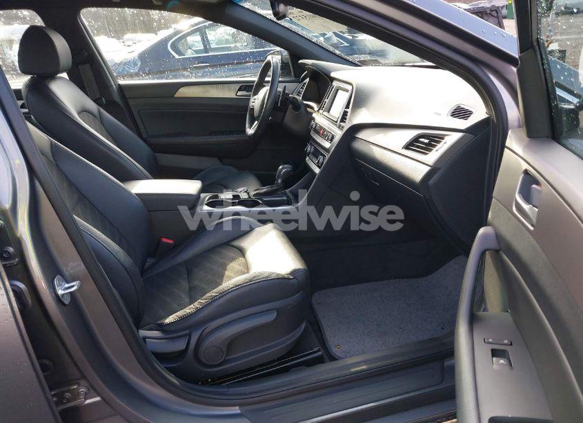 Photo 5 of 2019 Hyundai Sonata SPORT (VIN 5NPE34AF3KH820828)