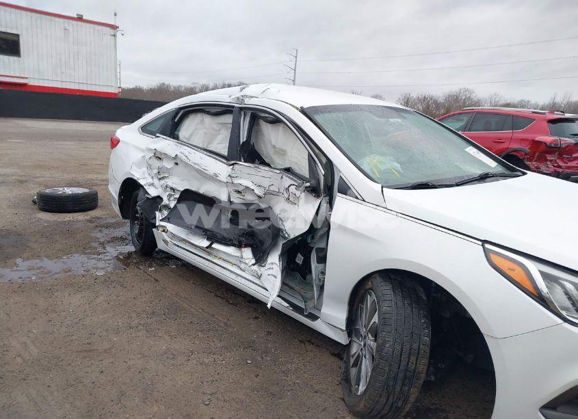 Photo 6 of 2015 Hyundai Sonata SPORT (VIN 5NPE34AF4FH021338)