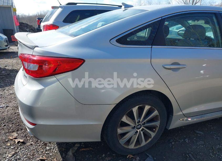 Photo 18 of 2015 Hyundai Sonata SPORT (VIN 5NPE34AF4FH047759)