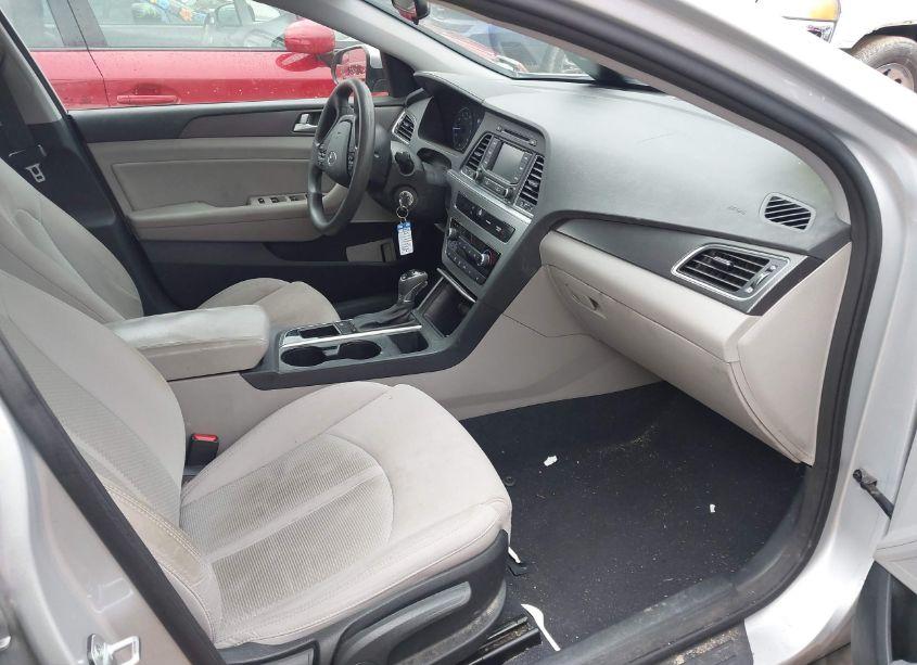 Photo 5 of 2015 Hyundai Sonata SPORT (VIN 5NPE34AF4FH051679)