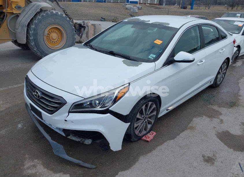 Photo 2 of 2015 Hyundai Sonata SPORT (VIN 5NPE34AF4FH053058)