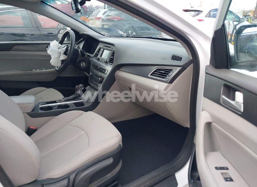 Photo 5 of 2015 Hyundai Sonata SPORT (VIN 5NPE34AF4FH053058)