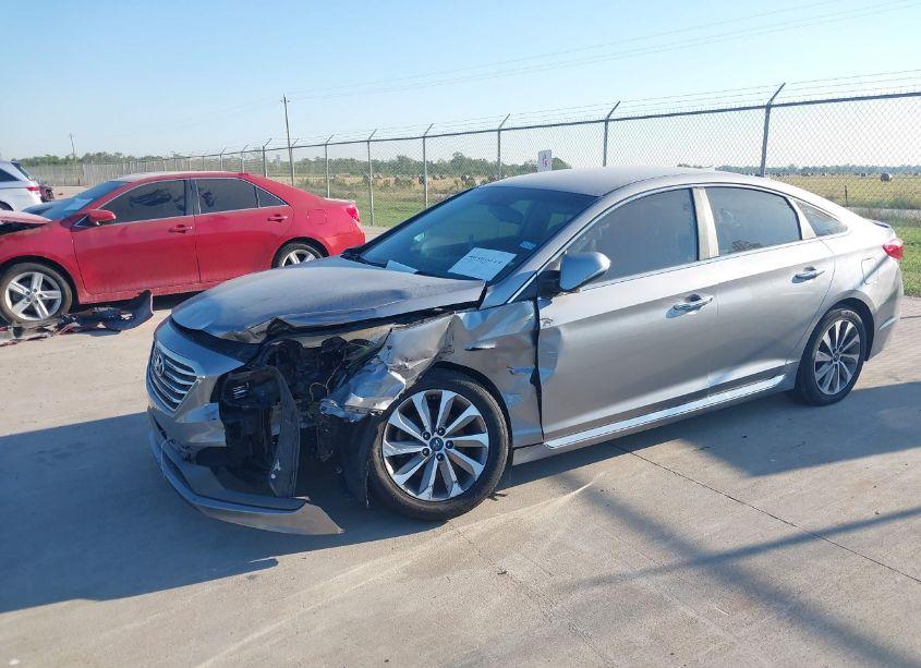 Photo 2 of 2015 Hyundai Sonata SPORT (VIN 5NPE34AF4FH096931)