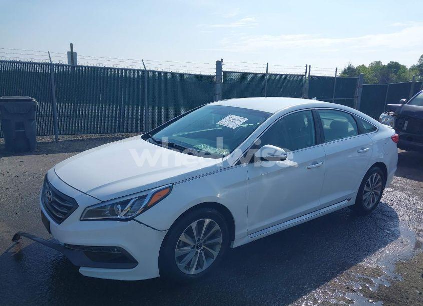 Photo 2 of 2015 Hyundai Sonata SPORT (VIN 5NPE34AF4FH104316)