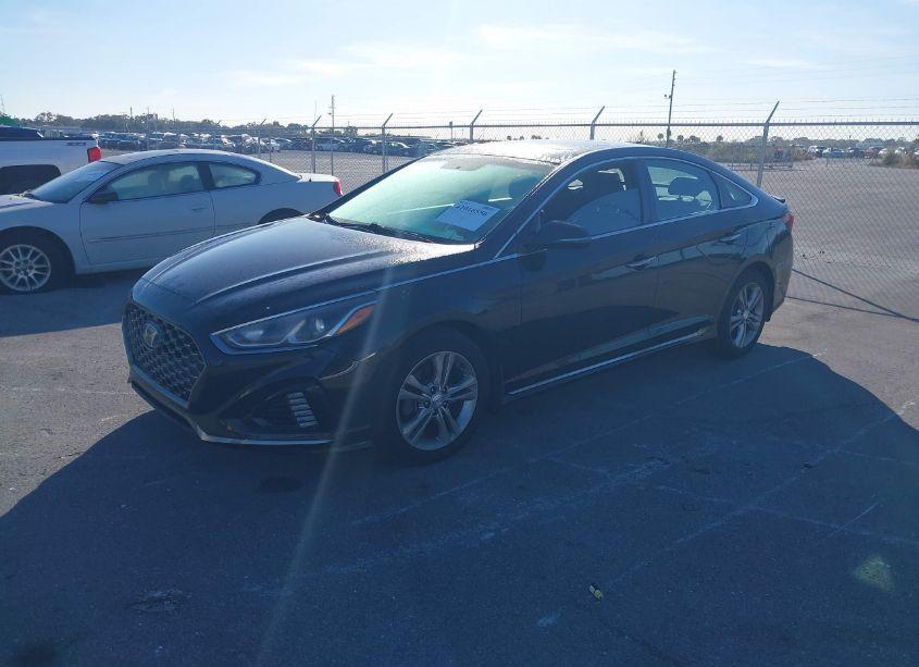 Photo 2 of 2018 Hyundai Sonata SPORT (VIN 5NPE34AF4JH635539)
