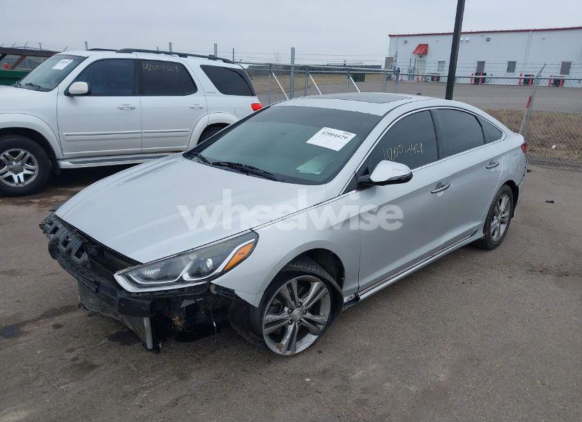 Photo 2 of 2018 Hyundai Sonata SPORT (VIN 5NPE34AF4JH639090)
