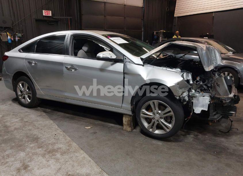 2018 Hyundai Sonata SEL (VIN 5NPE34AF4JH690640) main photo