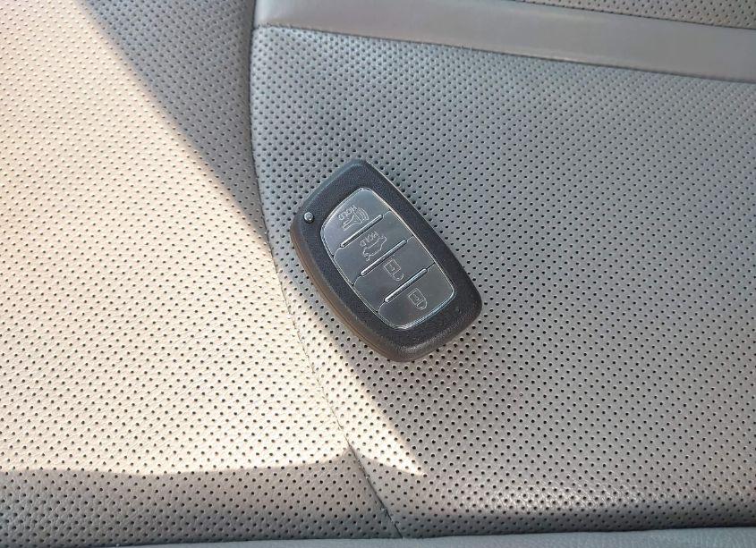 Photo 11 of 2019 Hyundai Sonata LIMITED (VIN 5NPE34AF4KH747243)